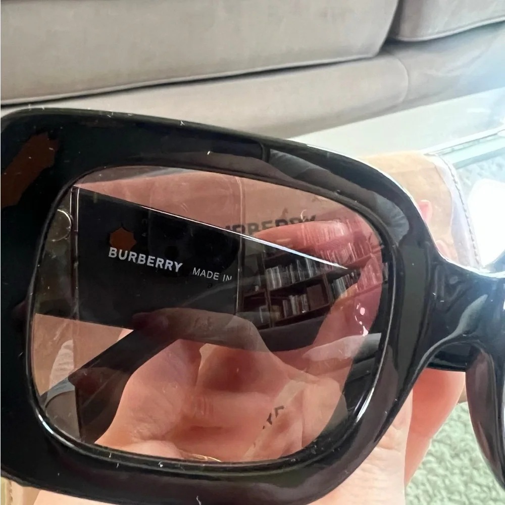 Burberry BURBERRY BE4327 DELILAH sunglasses - Picture 6 of 6
